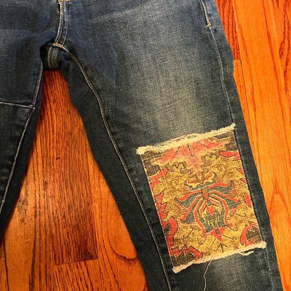 Anthropologie Jeans Pilcro Tapestry Patches Slim Boyfriend Jeans Sz 26 - Picture 4 of 7